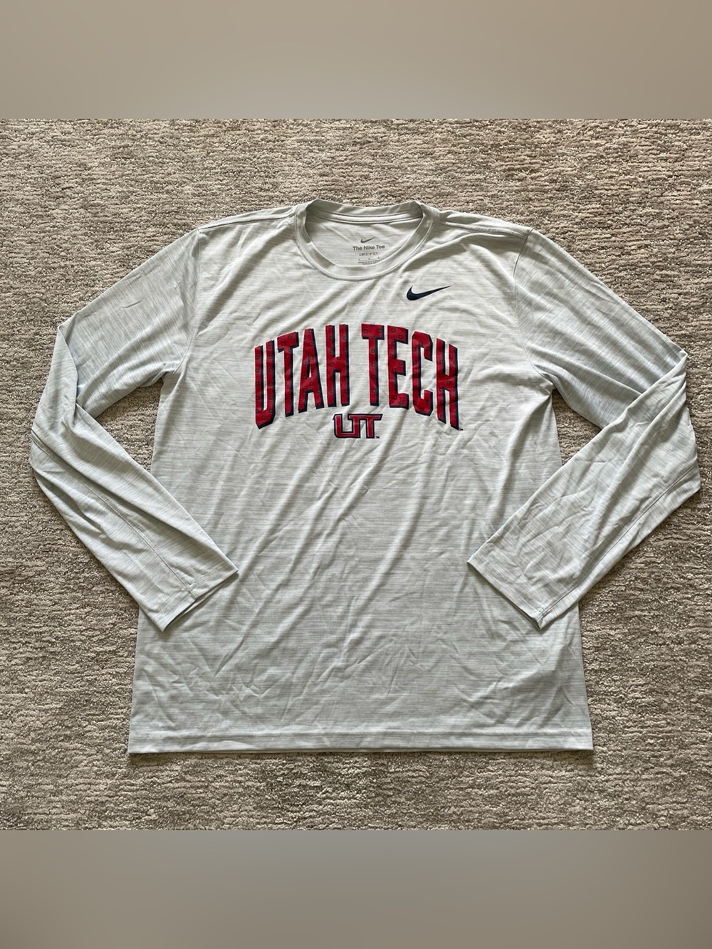 Nike Utah Tech Long Sleeve Dri-Fit Performance Shirt Light Gray Men’s Size Large
